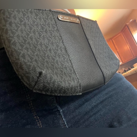 Michael Kors - Picture 2 of 8